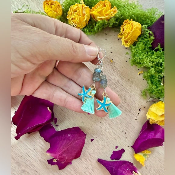 Handmade Labradorite Earrings with Starfish Charms - Picture 3 of 3